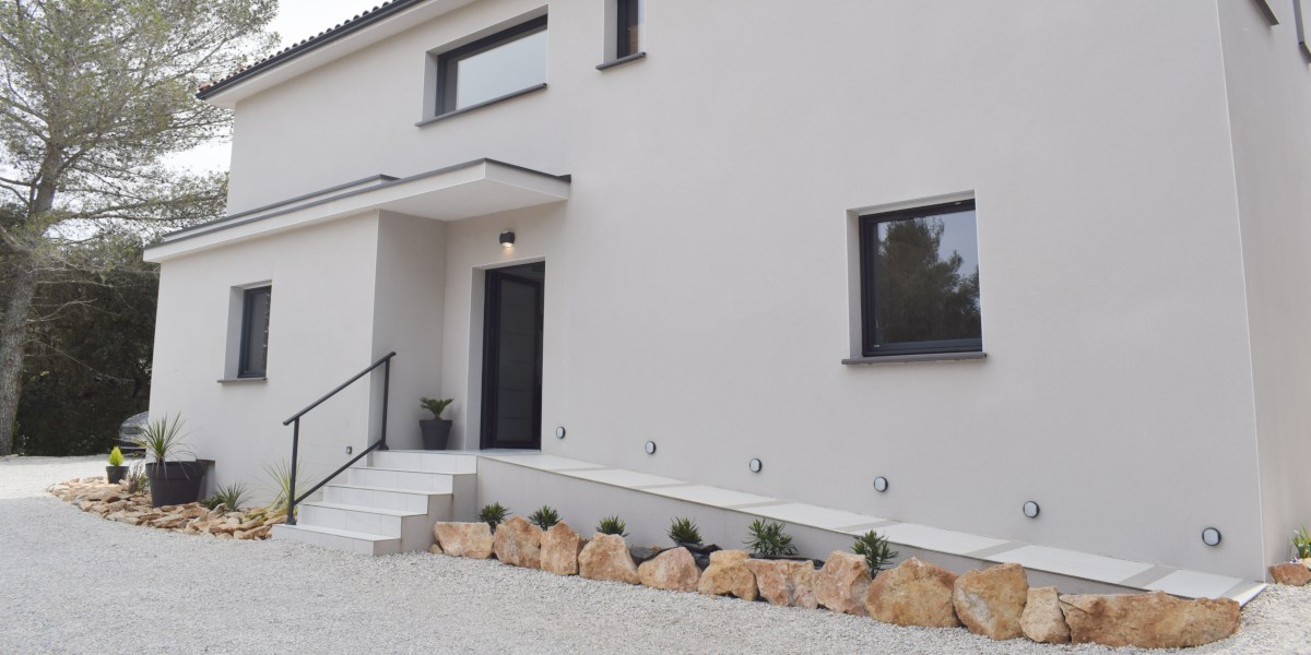 Kinorigo – L & H House – Monaco white steps (1)